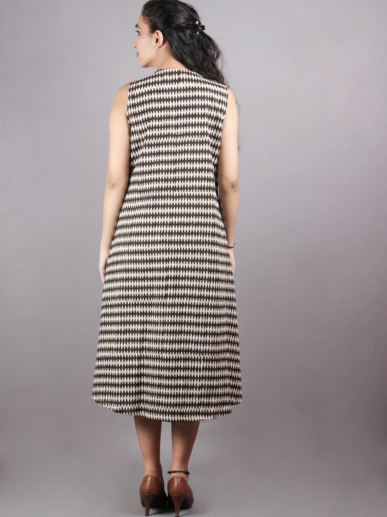 Beige and Black Hand Block Printed Zip And Flared Sleeveless Cotton Dress - D0277006