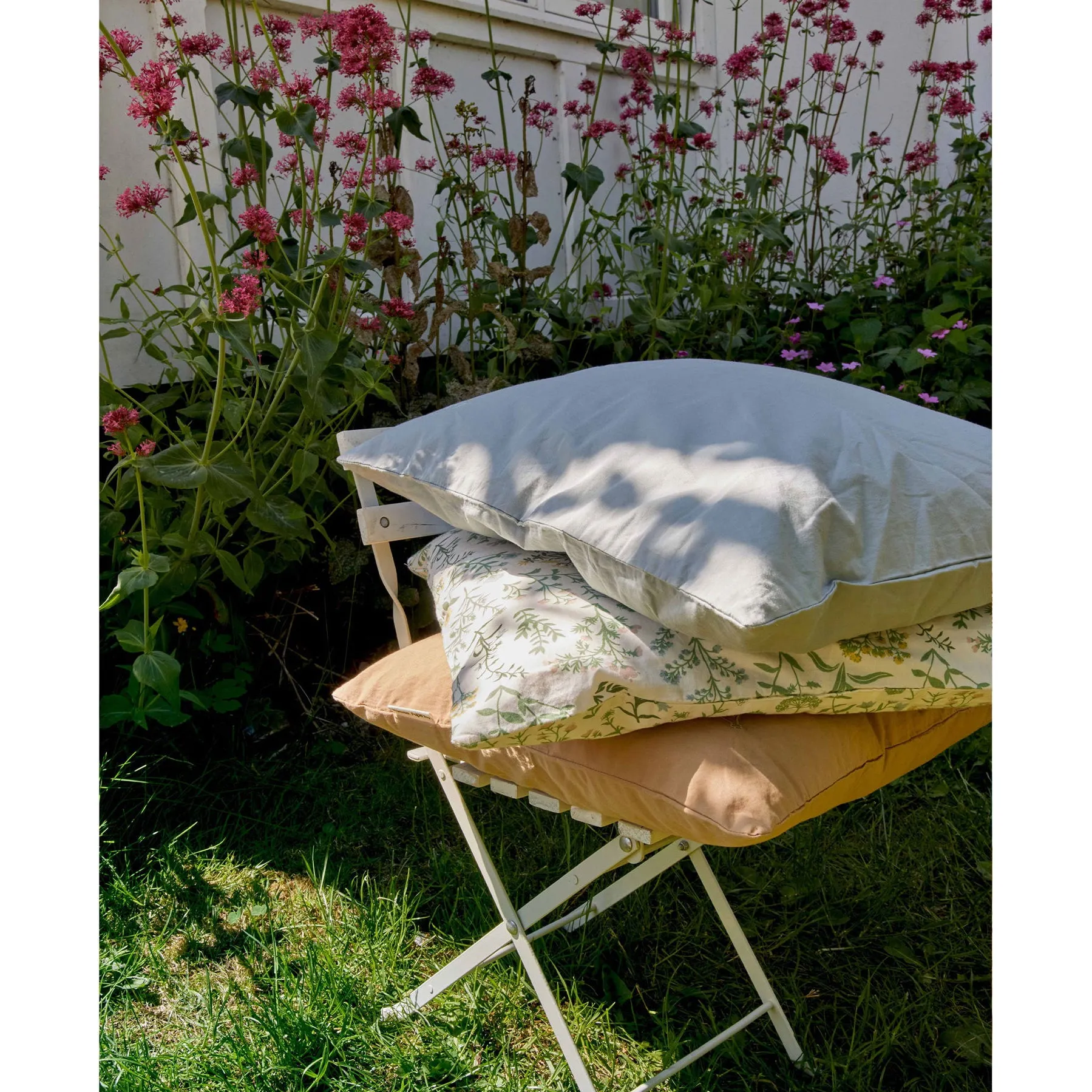 Dear April Adult Bedding - 140x200 / 60x63cm - Sea Notes