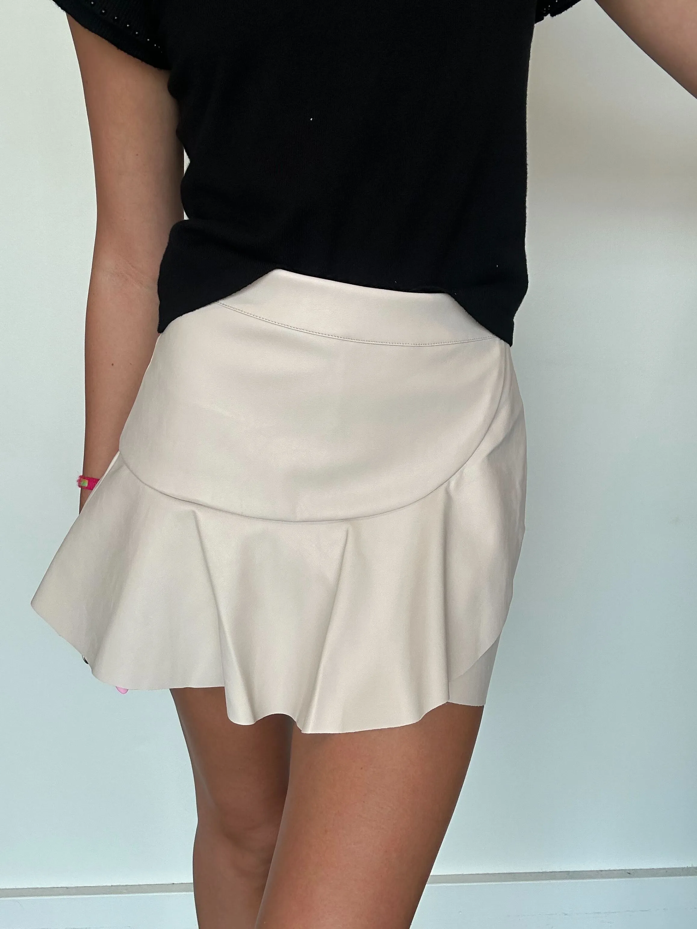 Hot to Go Mini Skort - Cream